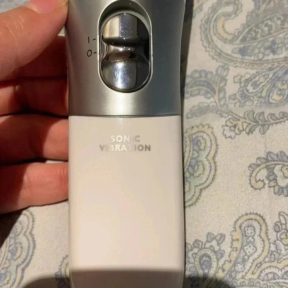 Silk’n DermBeaute sonic vibration  brush - Picture 4 of 7